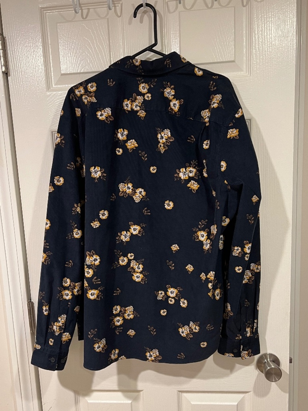 The Everyday Men’s Shirt by Express-Black Corduroy Ditsy Floral Pattern XL